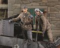 RoyalModel[RM675]1/35 独 WWII砲弾を装填するドイツ戦車兵 2体セット）