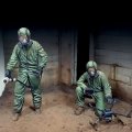 RoyalModel[RM757]1/35 NBCスーツを着た二人組みの男