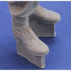 画像4: RoyalModel[RM1000]1/16 WWII ドイツ武装親衛隊 MP40を持つ下士官兵