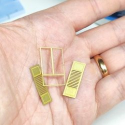画像3: RoyalModel[RM1005]1/48 ジオラマアクセサリー エッチング製建物用窓 アソートセット