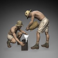 RoyalModel[RM1083]1/35 WWII ドイツ・アフリカ軍団 バッテリー整備中の兵士セット(2体入)