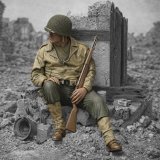 RoyalModel[RM1168]1/35 WWII アメリカ 休息する兵士
