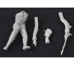 画像2: RoyalModel[RM676]1/35 独 WWII一服するドイツ歩兵