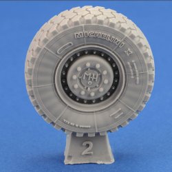 画像3: RoyalModel[RM772]1/35 現用 アメリカ軍クーガーMRAP4×4用自重変形ホイールセット(パンダホビー用)