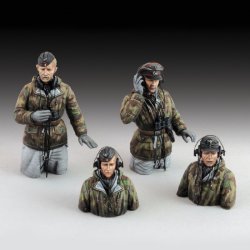 画像1: RoyalModel[RM831]1/72 WWII  リバーシブル迷彩の防寒着を着たドイツ戦車搭乗員セット4体入り