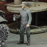 RoyalModel[RM836]1/48 米軍車両整備兵 スプレー塗装する整備兵
