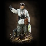 RoyalModel[RM837]1/72 WWII  ドイツ冬季リバーシブル防寒着を着た戦車兵長