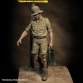 RoyalModel[RM850]1/35 Italian soldier with jerry can