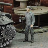 RoyalModel[RM888]1/72 WWII 米 塗装作業中の整備兵