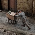 RoyalModel[RM908]1/35 WWII 私財を乗せた荷車を押す避難者 その9