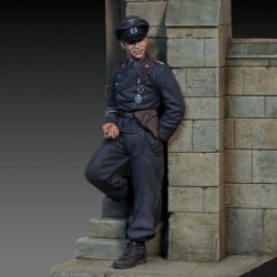 画像1: RoyalModel[RM985]1/48 WWII ドイツ 壁にもたれる戦車兵