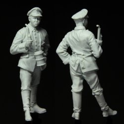 画像3: スターリングラード[ST1112]1/35WWIドイツ戦車兵(2)ガスマクスを下げた搭乗員