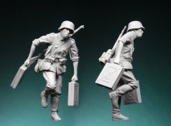 画像4: スターリングラード[ST3002]1/35ドイツ陸軍 迫撃砲弾砲弾を運ぶ兵士