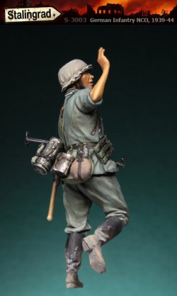 画像2: スターリングラード[ST3003]1/35ドイツ陸軍 小隊を指揮する下士官 スペアヘッド2種類付