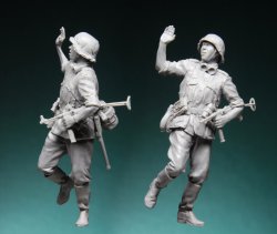 画像3: スターリングラード[ST3003]1/35ドイツ陸軍 小隊を指揮する下士官 スペアヘッド2種類付