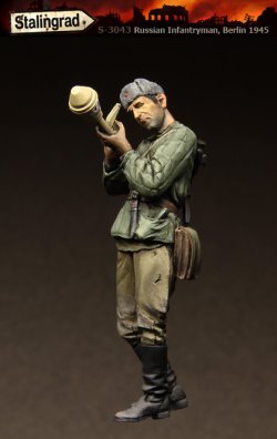 画像2: スターリングラード[ST3043]1/35ロシア兵ベルリン1945(3)パンツァーファウストを撃つ赤軍兵士