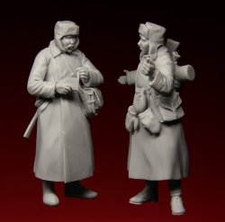 画像5: スターリングラード[ST3057]1/35ロシア赤軍41〜43年冬(7)合唱を振舞う二人の衛生兵