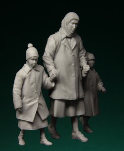 画像3: スターリングラード[ST3071]1/35ロシア難民1941〜45(1)母と子(3体入)