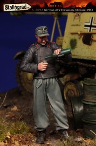 画像1: スターリングラード[ST3092]1/35ドイツ装甲車搭乗員ウクライナ1943(2)ランチワインを嗜む (1)