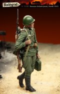 スターリングラード[ST3108]1/35ロシア兵クルスク1943(8)弾薬箱を持つ兵士