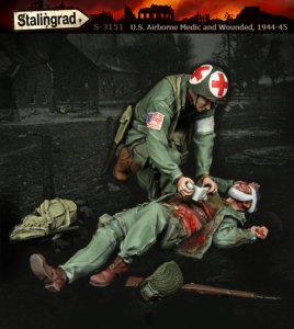 画像1: スターリングラード[ST3151]1/35米衛生兵と負傷した空挺兵1945 止血 (1)