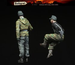 画像4: スターリングラード[ST3182]1/35ドイツ自走砲搭乗員1943〜44冬(1)戦闘室で待機する搭乗員(2体セット)