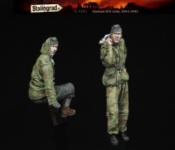 画像4: スターリングラード[ST3183]1/35ドイツ自走砲搭乗員1943〜44冬(2)車外で待機する搭乗員(2体セット)