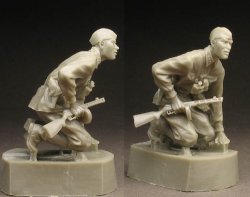 画像2: スターリングラード[ST3511]1/35露赤軍激戦のあと1941〜42(1)部下を見舞う士官