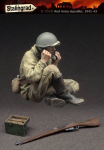 画像1: スターリングラード[ST3516]1/35露赤軍激戦のあと1941〜42(6)状況報告する無線兵 (1)