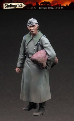 画像1: スターリングラード[ST3527]1/35ドイツ兵捕虜1944〜45(7)僅か荷物を持つ捕虜