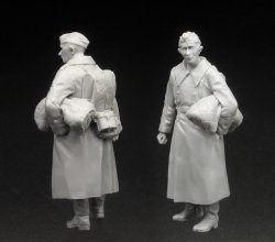 画像3: スターリングラード[ST3527]1/35ドイツ兵捕虜1944〜45(7)僅か荷物を持つ捕虜