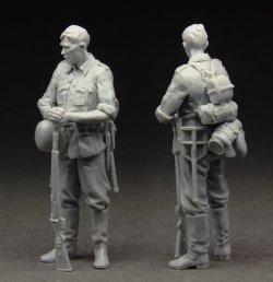 画像3: スターリングラード[ST3535]1/35休息する独兵1939〜44(5)小銃を手に立つ兵