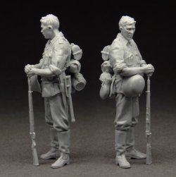 画像4: スターリングラード[ST3535]1/35休息する独兵1939〜44(5)小銃を手に立つ兵