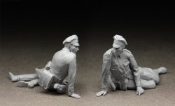 画像3: スターリングラード[ST3539]1/35休息する独兵1939〜44(9)脚を崩す指揮官