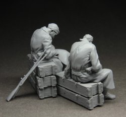 画像4: スターリングラード[ST3553]1/35WWIIロシア赤軍砲兵休息セット(2体セット)