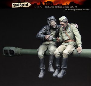 画像1: スターリングラード[ST3572]1/35ロシア赤軍戦車兵戦友とドイツワインを味合う1945 (1)