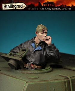 画像1: スターリングラード[ST3576]1/35ロシア赤軍煙草を吸う戦車兵長1943〜45