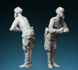 画像4: スターリングラード[ST3577]1/35ロシア赤軍煙草に付合う装填手1943〜45