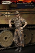 スターリングラード[ST3597]1/35武装SS戦車搭乗員クルクス1943(6)戦車に寄り掛かる搭乗員