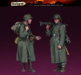 スターリングラード[ST3184]1/35 WWII ドイツ歩兵 冬装備の射撃手と衛生兵 イタリア冬