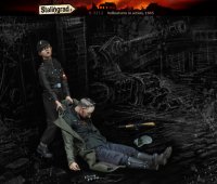 スターリングラード[ST3212]1/35 WWII 独 国民突撃隊の死闘1945 動かない上官を引きずる少年兵(2体セット)
