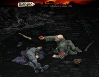 スターリングラード[ST3213]1/35 WWII 独 国民突撃隊の死闘1945 息絶えた戦友と救えない重傷者(2体セット)