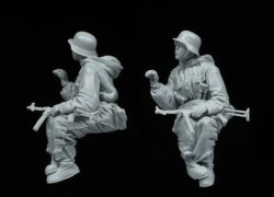 画像3: スターリングラード[ST3231]1/35 WWII ドイツ擲弾兵1943〜45(8)装甲板に掴まる跨乗兵