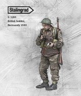スターリングラード[ST3284]1/35 WWII イギリス タバコを吸う歩兵 ノルマンディー1944