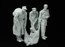 画像3: スターリングラード[ST3291]1/35 WWII ドイツ 傷ついた戦友 ドイツ軍捕虜 1945年(4体入)