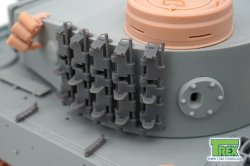 画像3: T-Rex Studio[TR35200-1]1/35 WWII ドイツ タイガーI重戦車初期型/中期型用 予備履帯ホルダーセット(10個入/滑り止めなし履帯20個付)