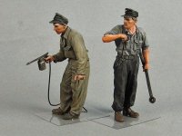 TANK[T-35129]1/35 WWII独 戦車兵(塗装中)(夏)1943-45 (2体)
