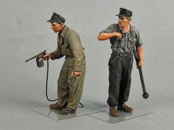 画像1: TANK[T-35129]1/35 WWII独 戦車兵(塗装中)(夏)1943-45 (2体)