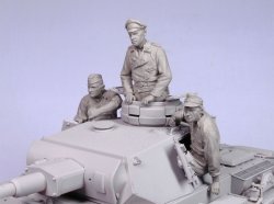 画像3: TANK[T-35108]1/35 WWII独 戦車兵 III/IV号戦車(夏)1939-45 (3体)