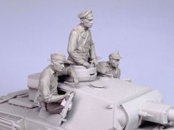 画像4: TANK[T-35108]1/35 WWII独 戦車兵 III/IV号戦車(夏)1939-45 (3体)